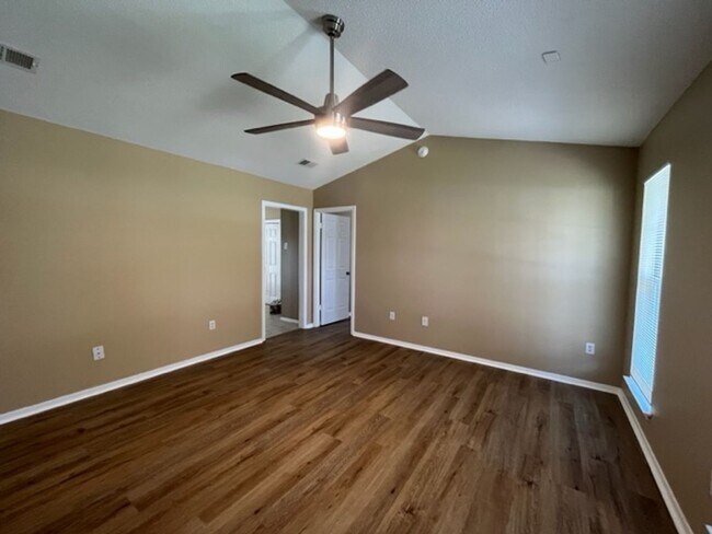 Foto del edificio - Renovated 3 Bedroom 2 Bath Home for Rent!