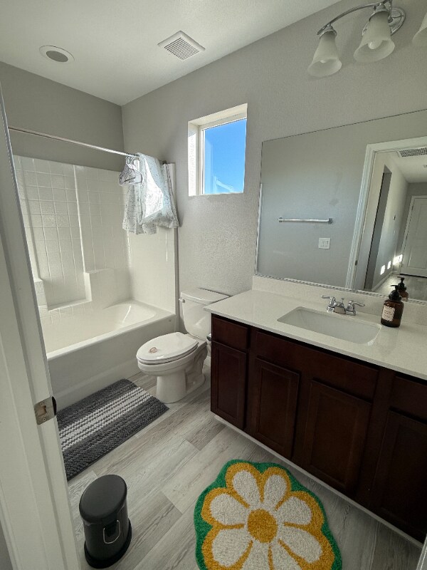 Foto del edificio - 2320 Stone Well Rd