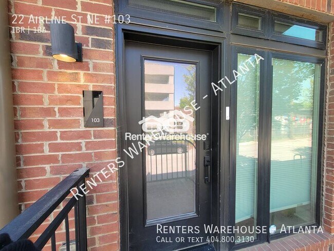 Foto del edificio - Location! Location! 2 Story 1 Bedroom step...