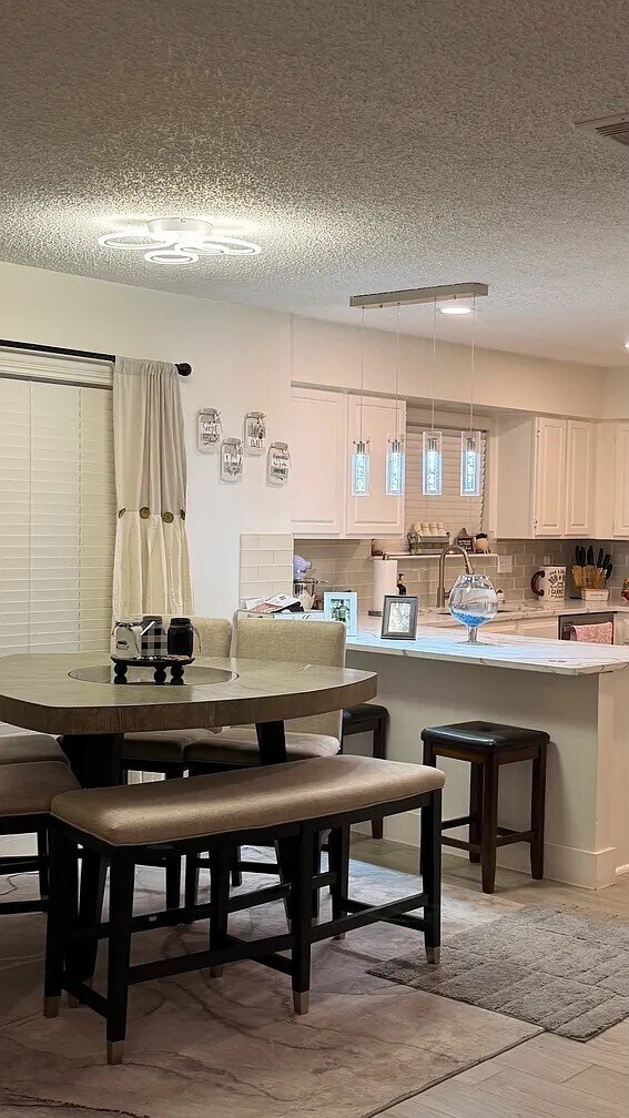 Foto del edificio - 3211 S Peach Hollow Cir