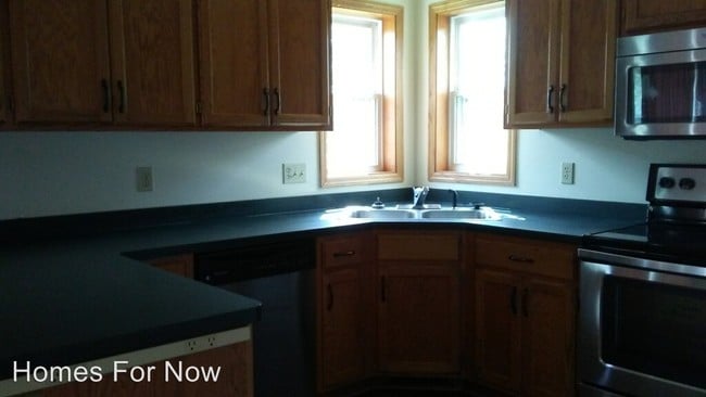 Building Photo - 3661 Sunbury Dr