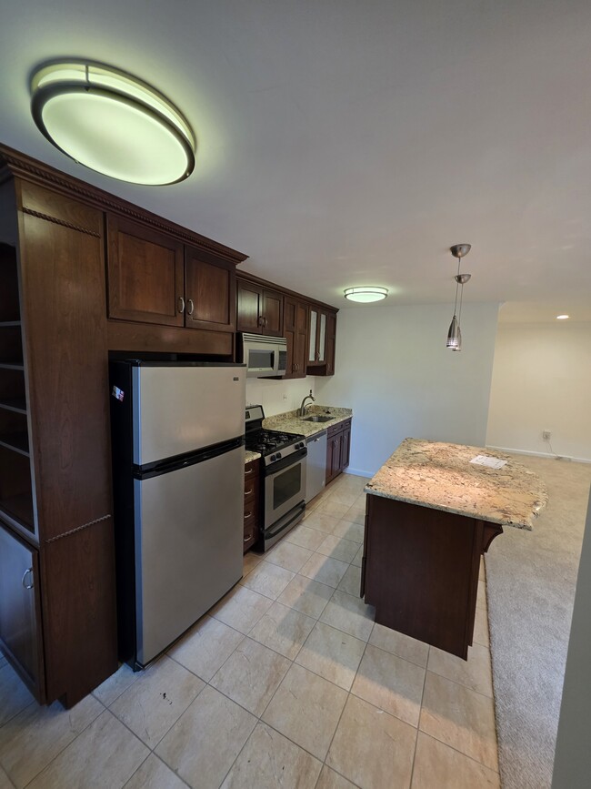 Building Photo - 1200 S Arlington Ridge Rd