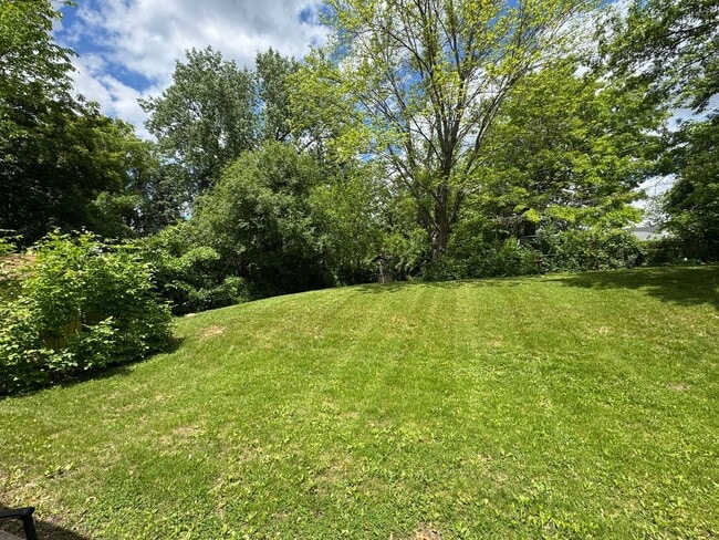 Building Photo - 239 Flintridge Dr
