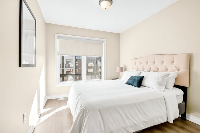 Chambre 4, lit double - 815 Mikinak Rd