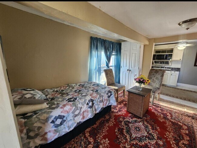 Building Photo - 13300 HP Johnson St