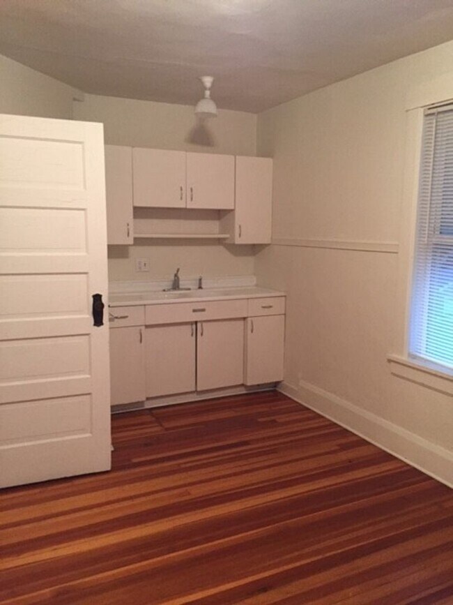 Foto del edificio - 410 N Mclean St