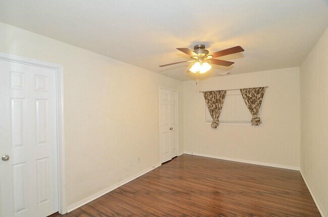 Foto del edificio - 11306 Overland Trail Dr