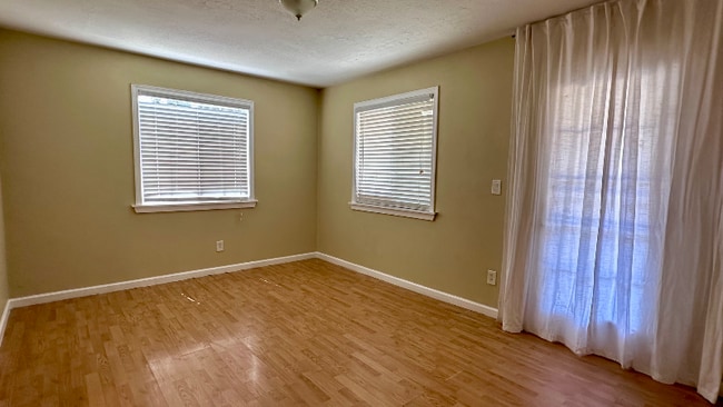 Building Photo - 8619 Cherbourg Way
