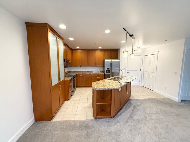 Foto del edificio - 2BR Condo with Private Patio Near Discovery Park – Blue Heron Community