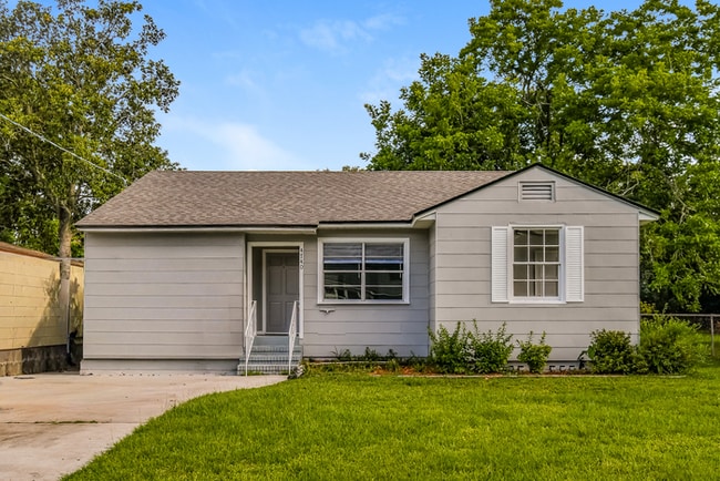 Building Photo - 4740 Cardinal Blvd
