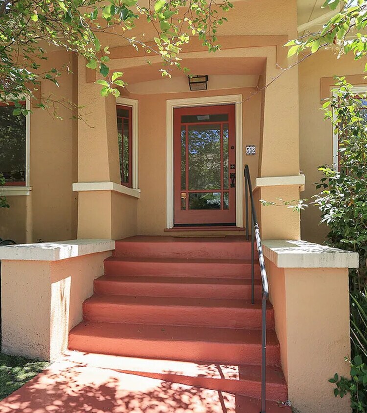 Foto principal - 538 Kenmore Ave