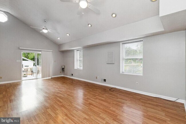 Foto del edificio - 315 South Dr