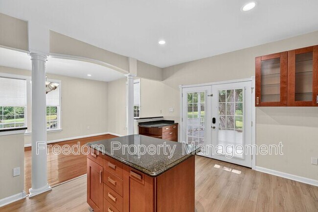 Building Photo - 8513 Thomas Dr