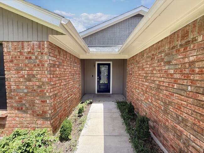Foto del edificio - Comfortable 3-Bedroom Home for Lease in Ke...