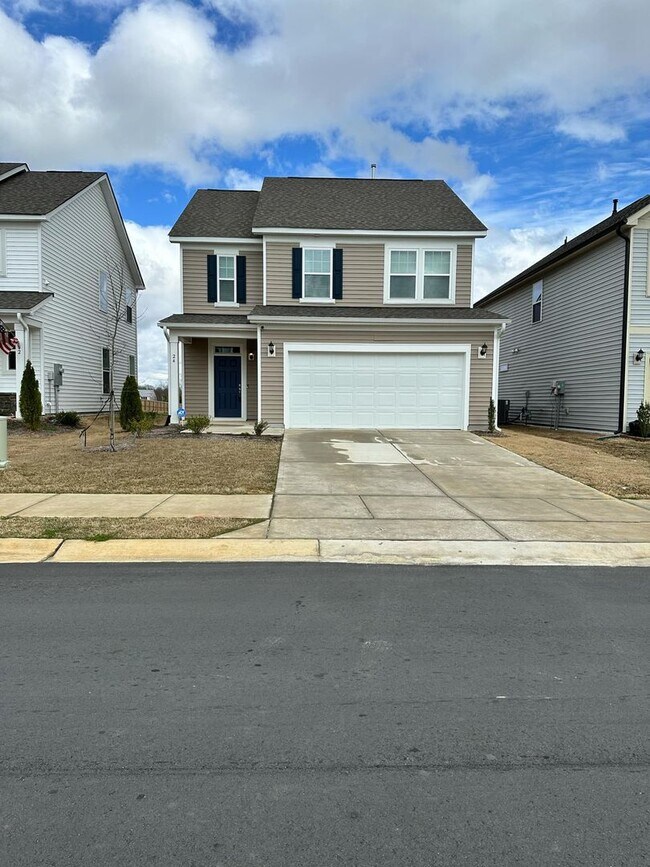 Building Photo - Charming 3 Bedroom Home Located In Angier