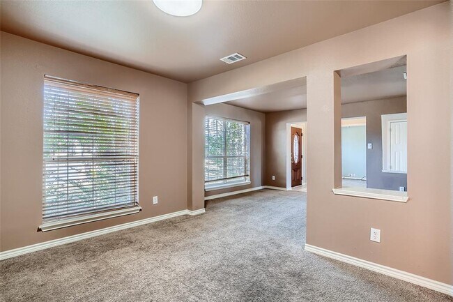 Foto del edificio - 1647 Churchill Ln