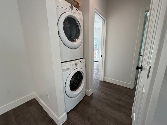 Building Photo - 4434 San Juan Ave