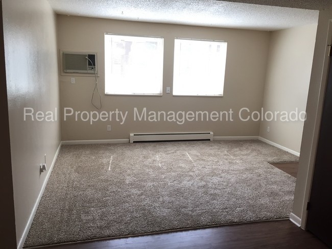 Foto del edificio - 7481 Quitman St