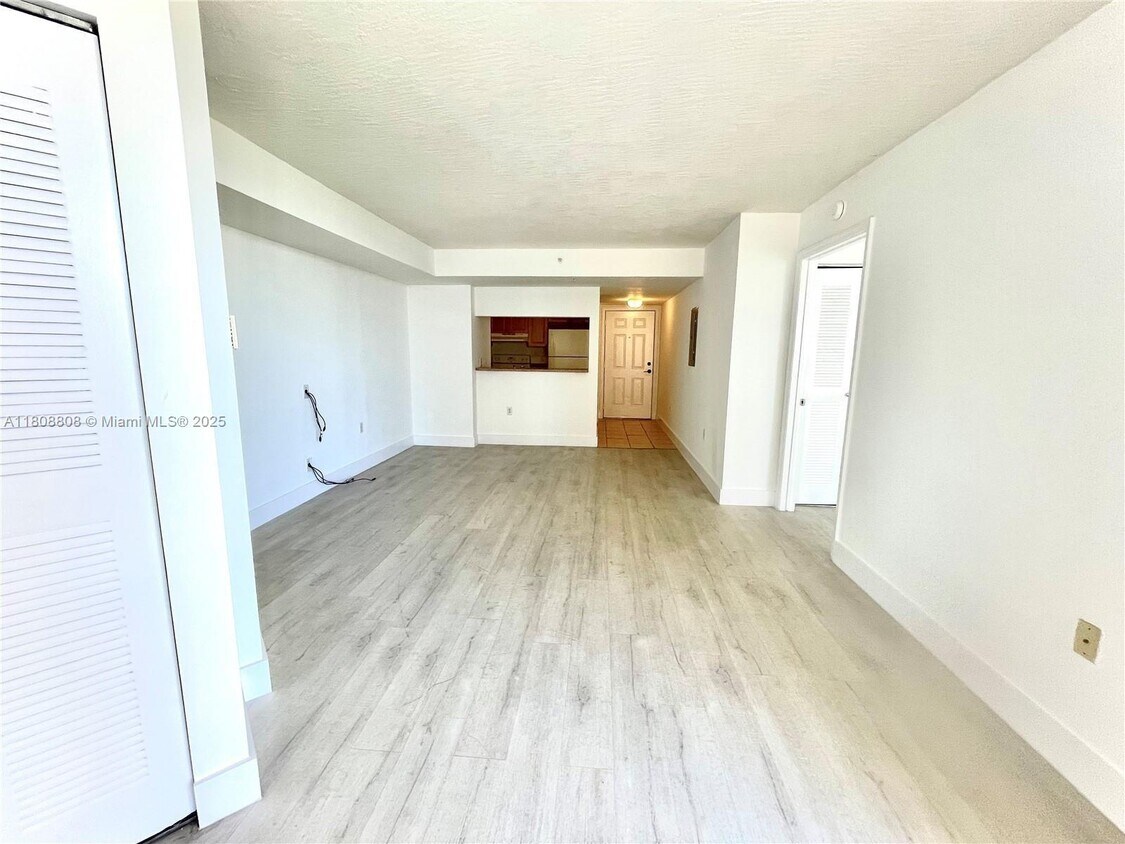 Foto principal - 102 SW 6th Ave