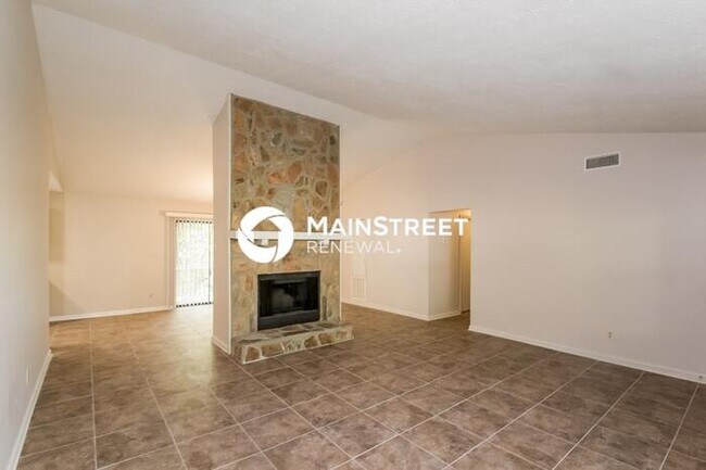Foto del edificio - 3 Bedroom Pet-Friendly Home in Kennesaw, G...