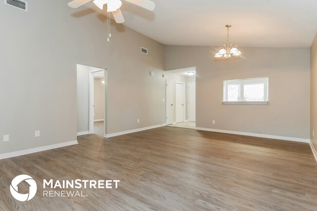 Building Photo - 2217 Destine Ln