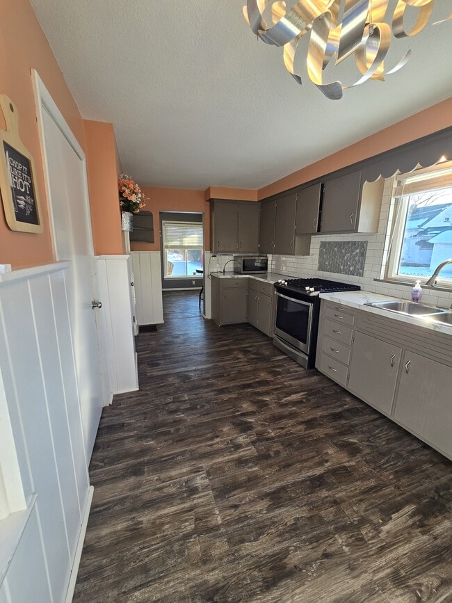 Building Photo - 1512 N Walnut St