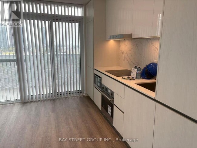 Building Photo - 8 Interchange Wy