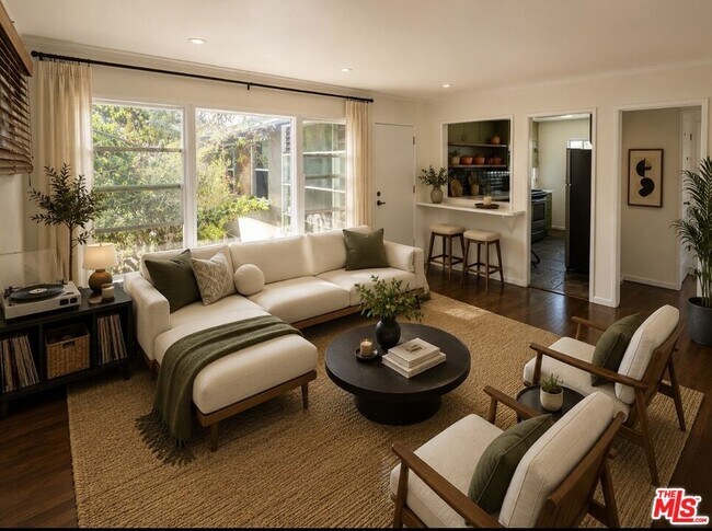 Foto del edificio - 2115 Ocean Park Blvd