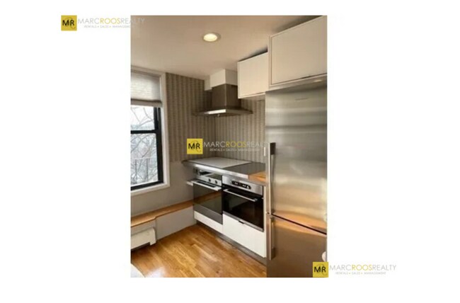 Building Photo - 806 Tremont St