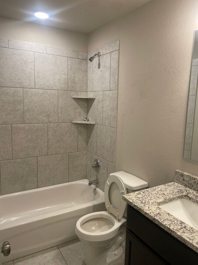 Foto del edificio - 7809 Montclair Dr