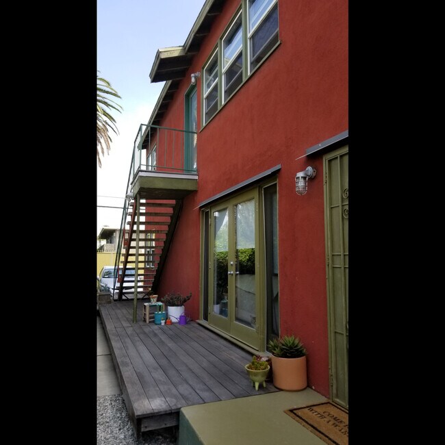 Foto del edificio - 631 San Juan Ave