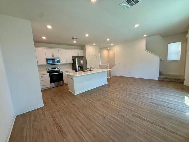 Building Photo - Luxury Townhome 3 level 2 car garage  modern kitchen must see charmer $3350