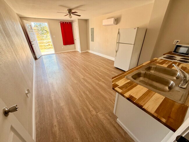 Foto del edificio - 3267 Cranford Rd NW