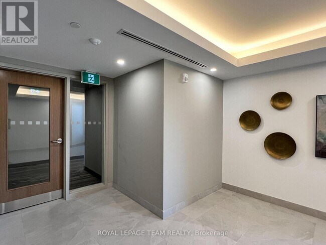 Photo du bâtiment - 310 - 360 DESCHATELETS AVENUE