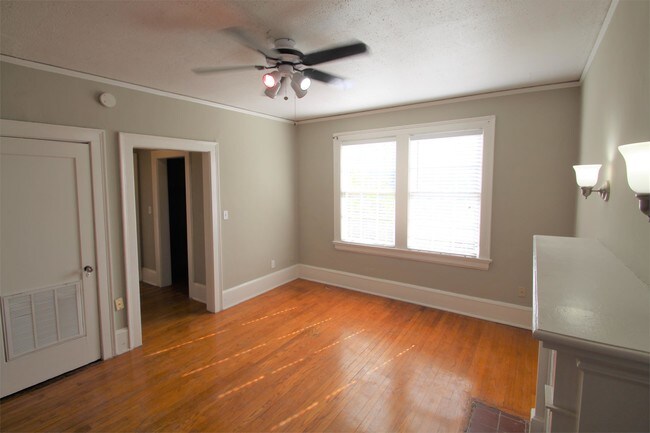 Foto del edificio - 2061 Forbes St