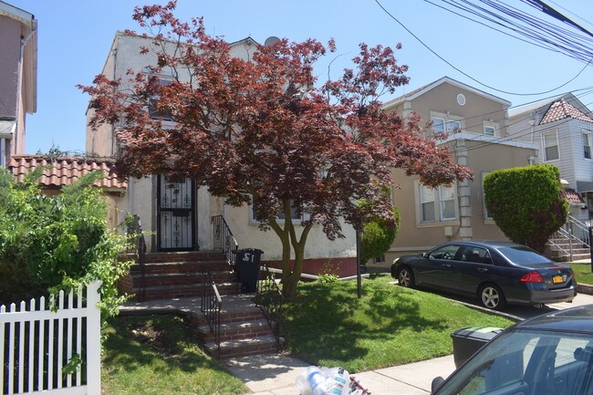 frente - 139-51 231st St