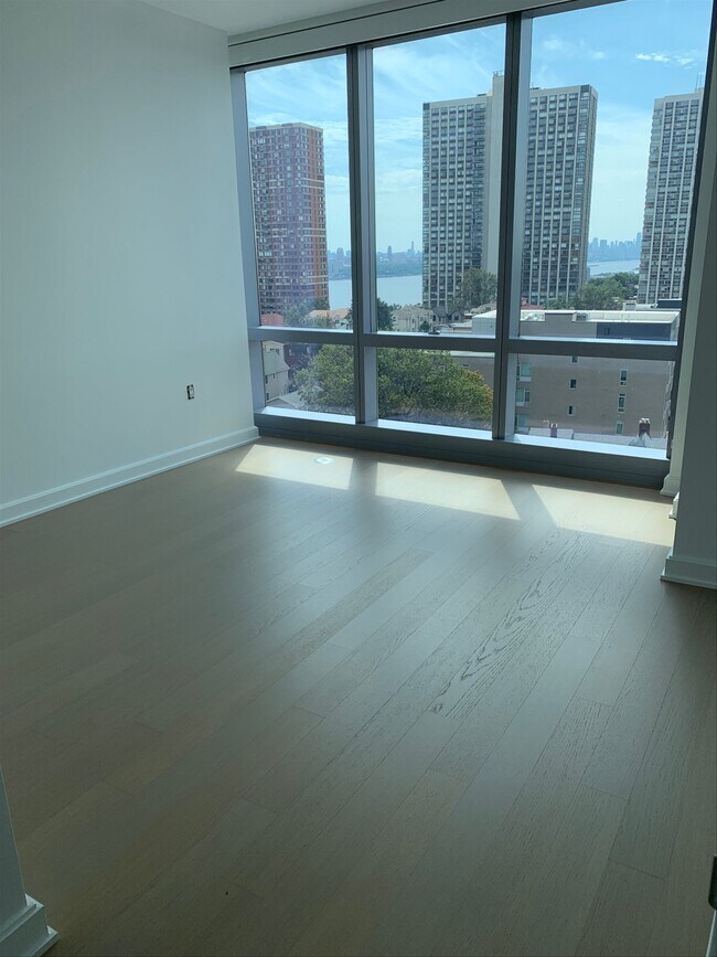 Foto del edificio - 100 Martha Washington Way Apt #100, Fort L...