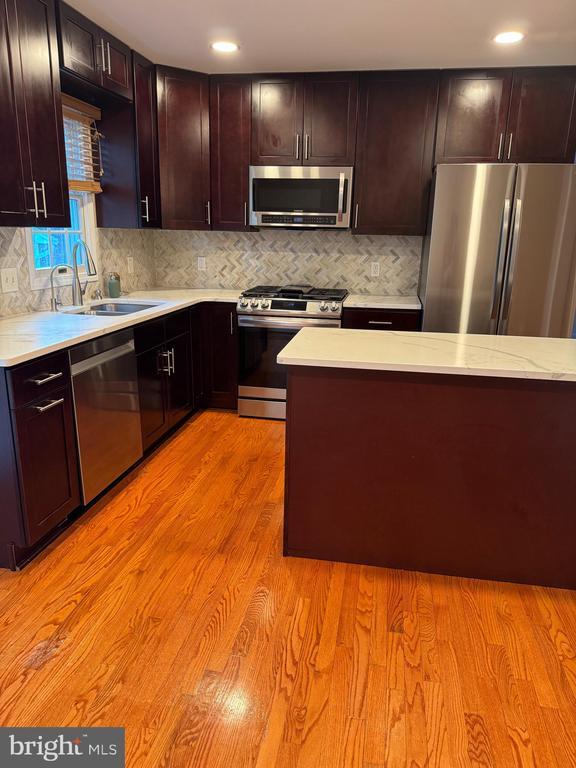 Foto del edificio - 6564 Meadowfield Ct