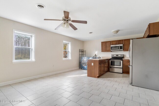 Building Photo - 926 NY-67