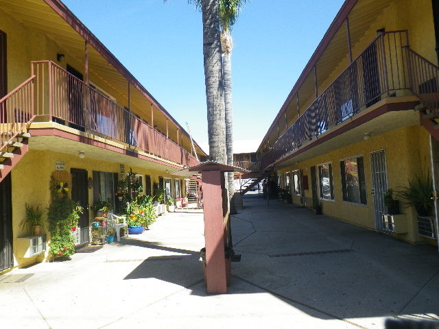 Building Photo - 15843 Saticoy St