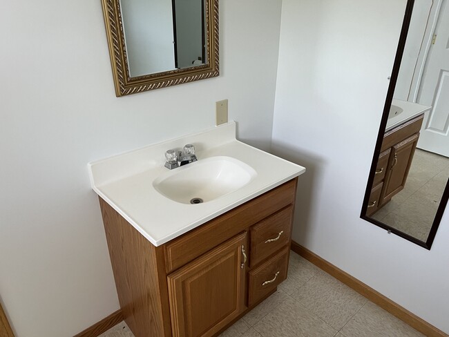Building Photo - 43152 OH-39