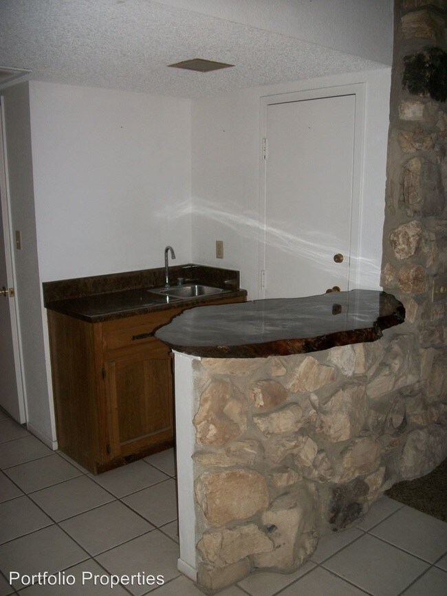 Building Photo - 3204 La Costa St