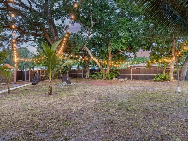 Foto del edificio - 947 NE 149th St