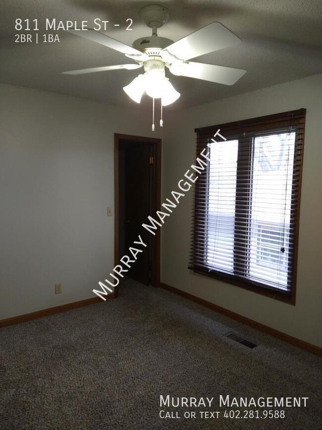 Building Photo - 811 Maple St