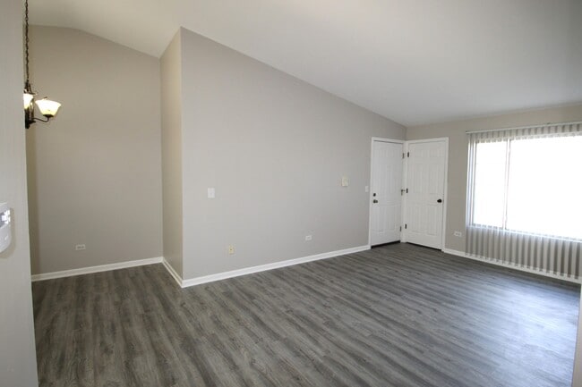 Building Photo - 1411 Berta Dr