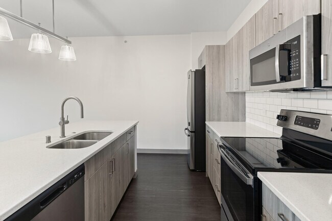 Foto del edificio - 2420 E Capitol Dr