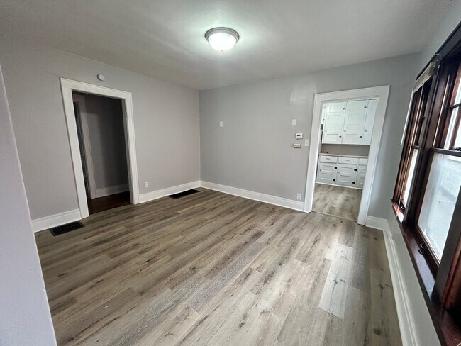 Foto del edificio - 710-12 W Colvin St