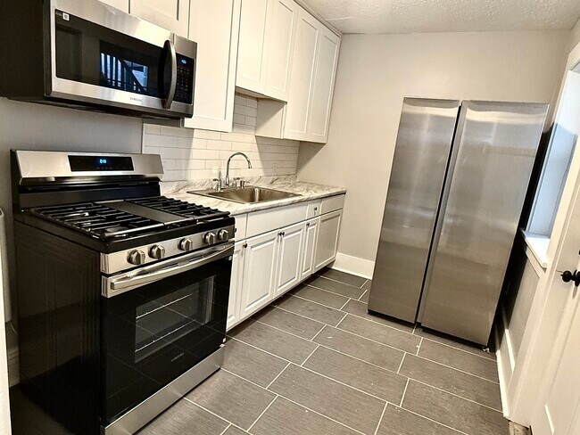 Building Photo - Clifton Manor