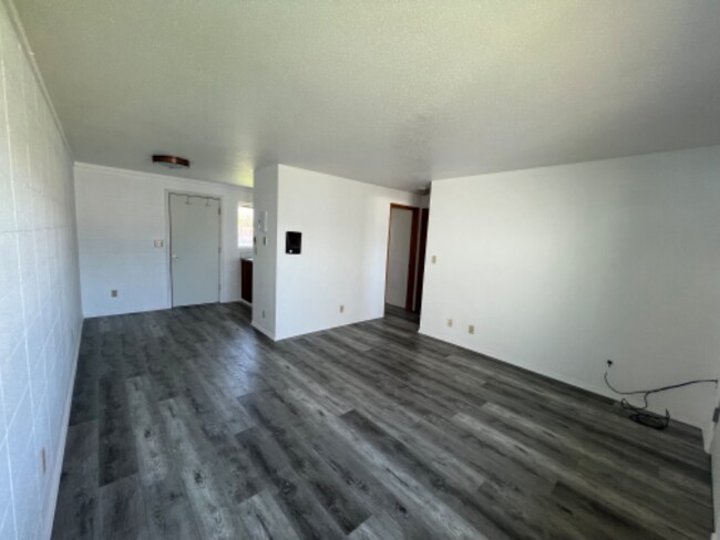 Building Photo - 1006 W Pear Ave