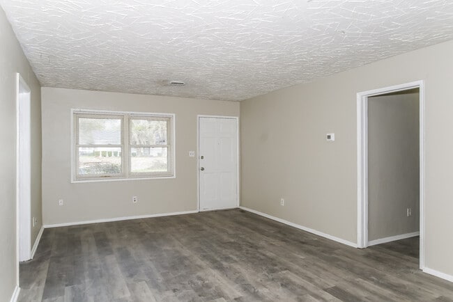 Building Photo - 2250 Darlington Dr